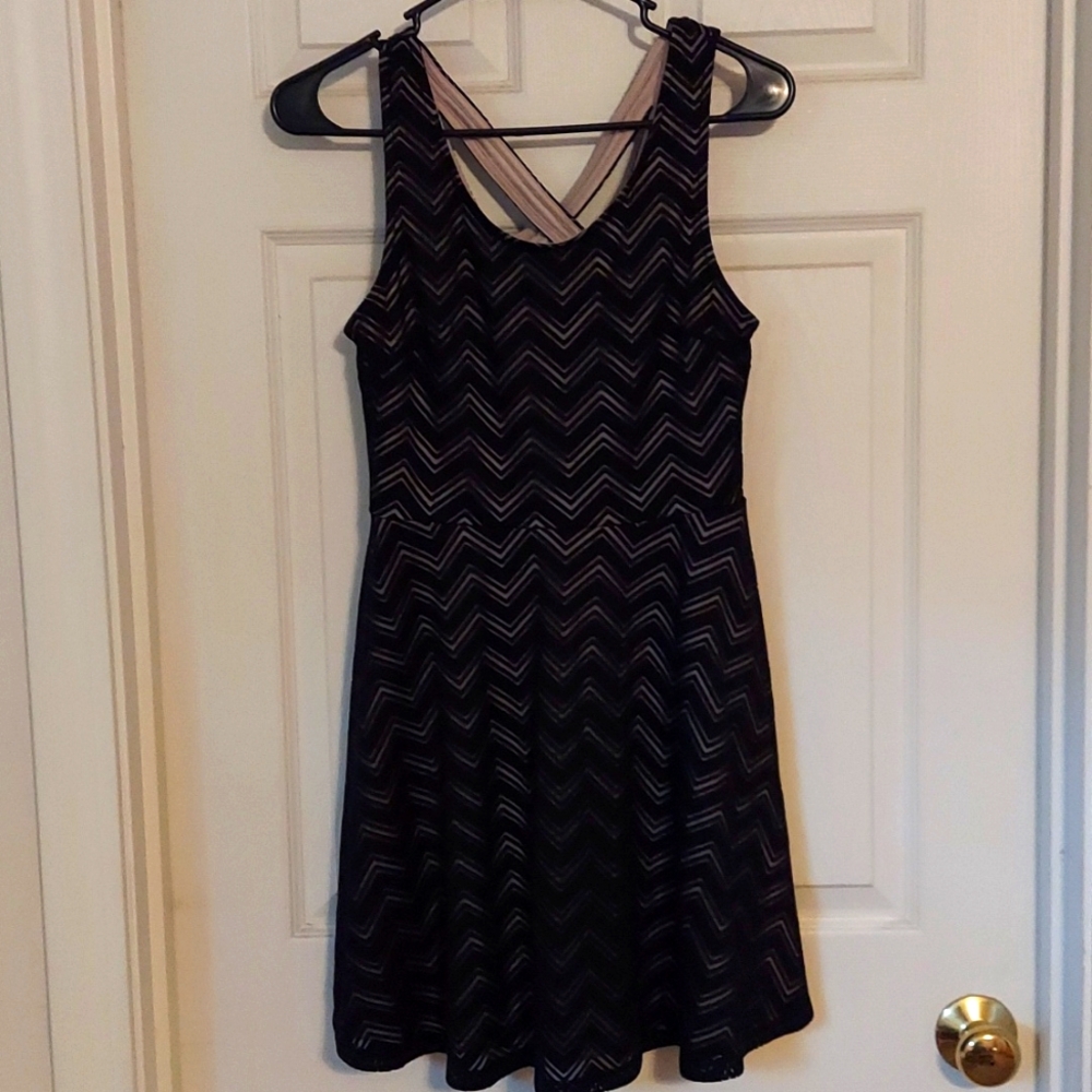 Black juniors sleeveless dress